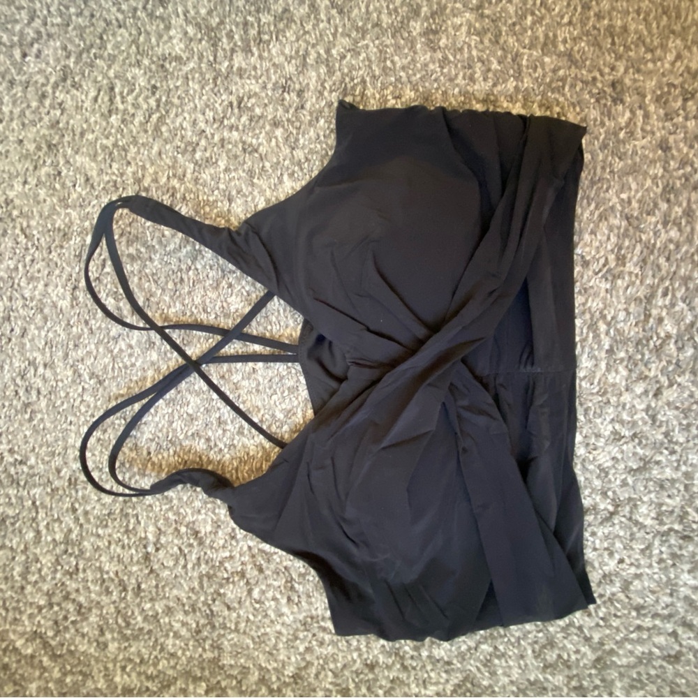 10/$20 knix Black and White Bra Tag Detail